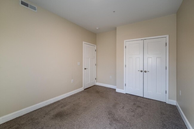 Building Photo - 71 Maple Grove Ln