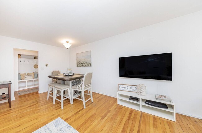 Building Photo - 26 Layton Ave