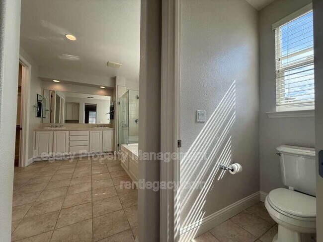 Building Photo - 8843 Latigo Ct