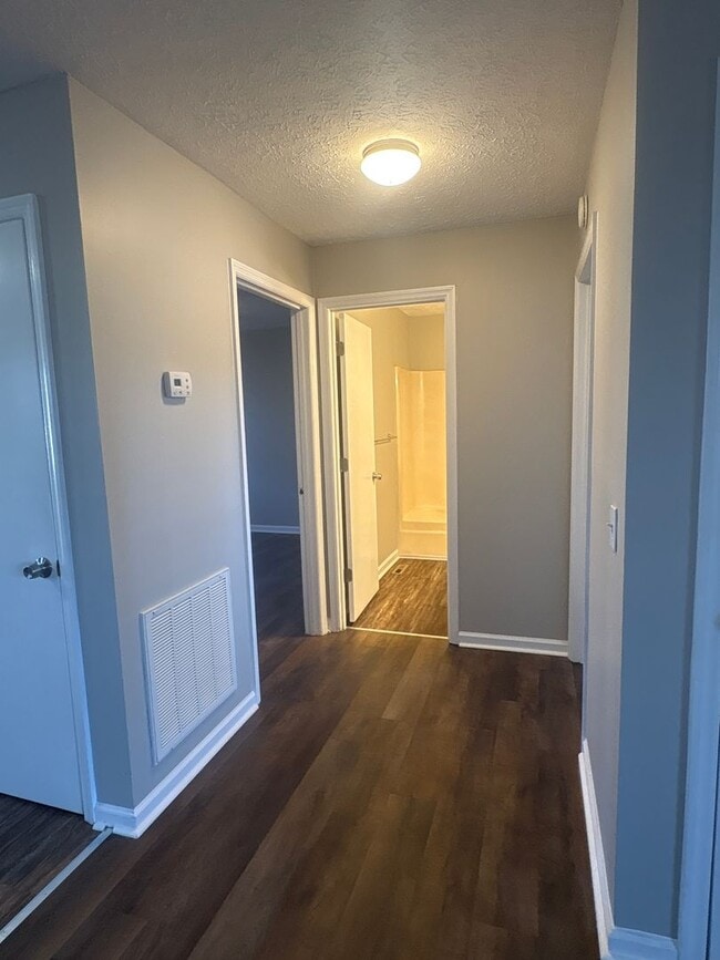 Building Photo - $500 OFF 1st FULL MONTHS RENT...Renovated 2 Bedroom Duplex in Manchester