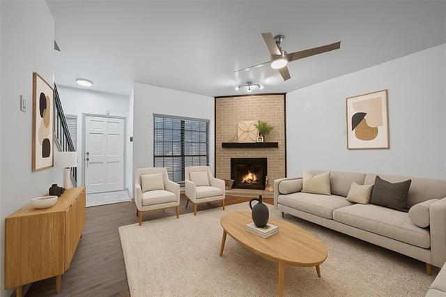 Building Photo - 9910 Royal Ln