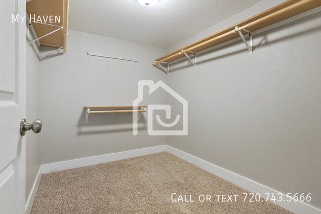 Building Photo - 3002 Krameria St