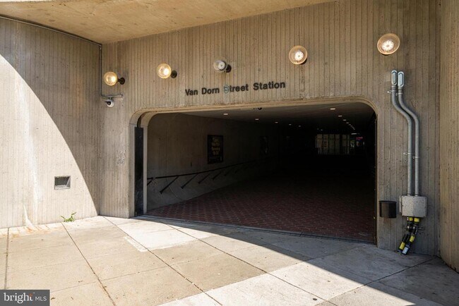 Building Photo - 921 Harrison Cir