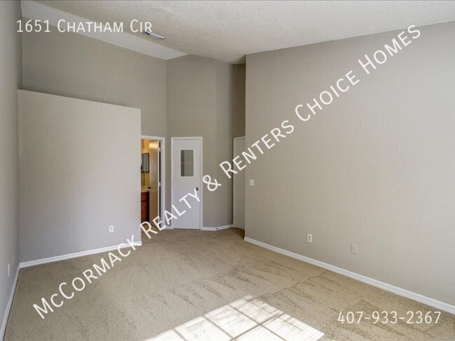 Building Photo - 1651 Chatham Cir