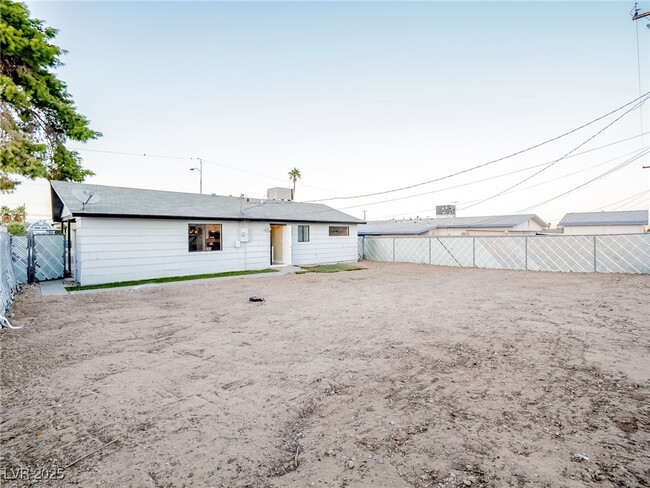 Building Photo - 6217 Burgundy Way