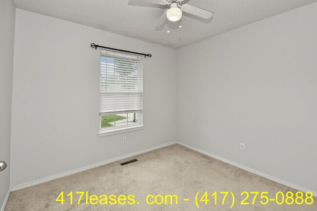 Building Photo - 834 S Duke Ave