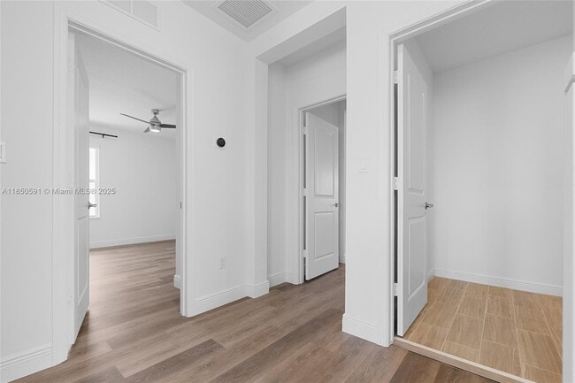 Building Photo - 4048 Veleiros Ave