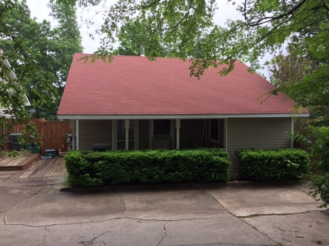 Building Photo - Cute Cottage - WALK TO CAMPUS