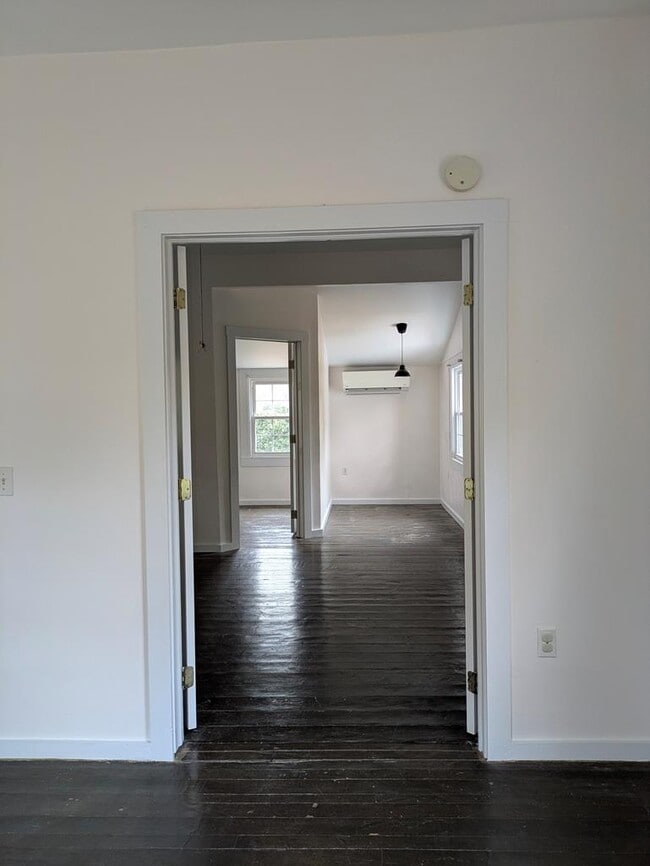 Building Photo - 12 Holly St