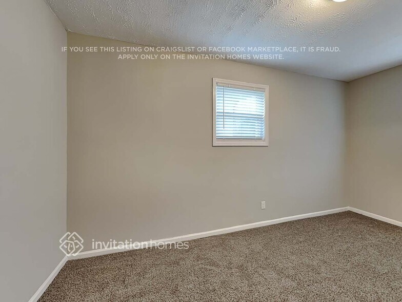 Building Photo - 2871 Knollview Dr