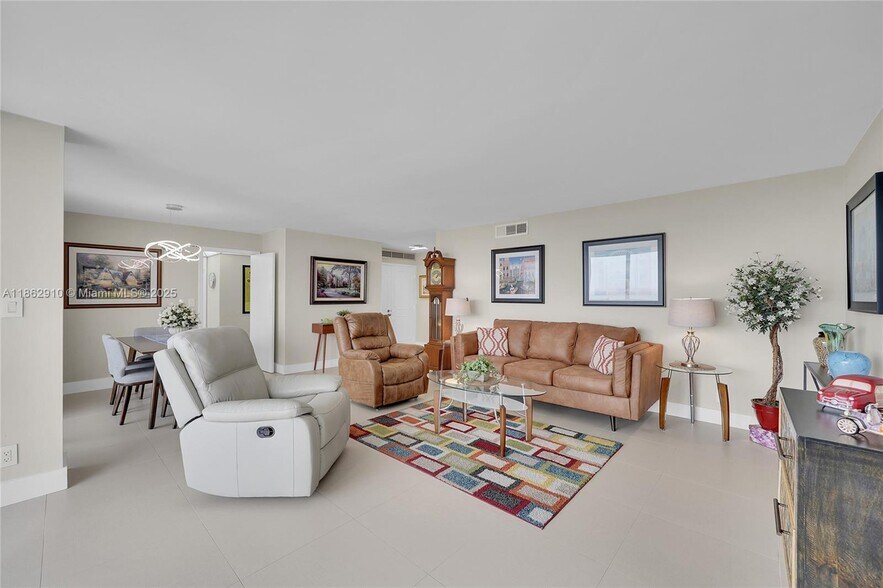 Building Photo - 936 Intracoastal Dr