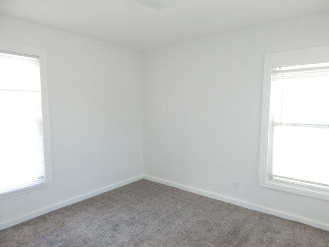 Building Photo - 638 Glazebrook St