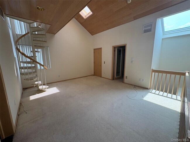 Building Photo - 41 Waterside Close