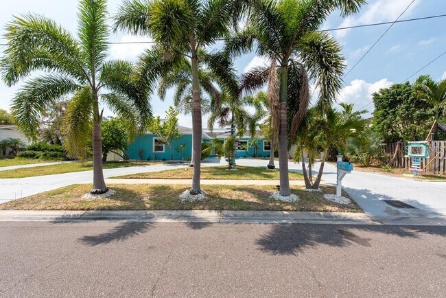 Building Photo - 4643 Bay Crest Dr