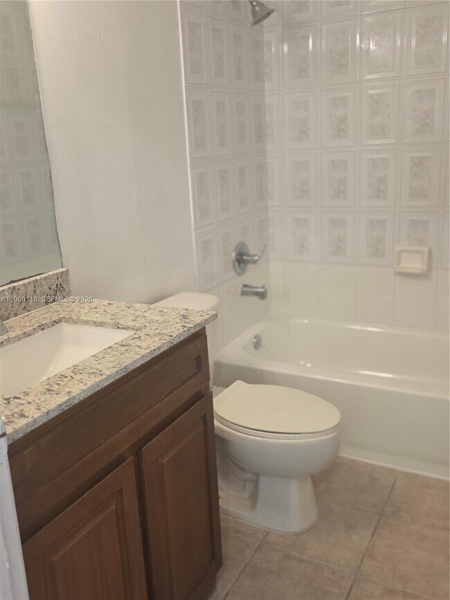 Building Photo - 124 NE 13th Ave