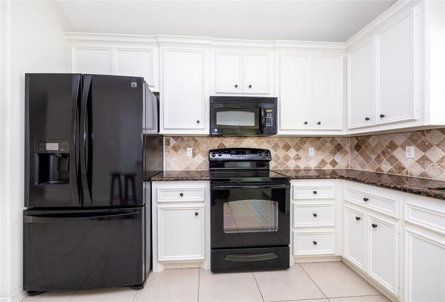 Building Photo - 119 Golfview Ct