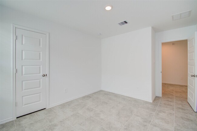 Building Photo - 1022 Cattle Chute Ct