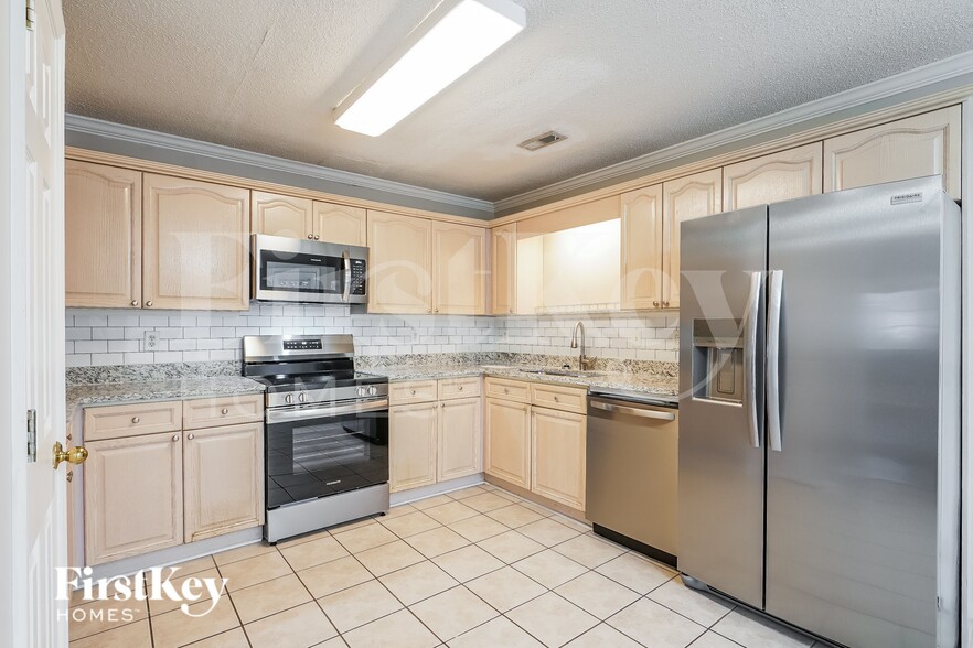 Building Photo - 152 Laurel Woods Dr