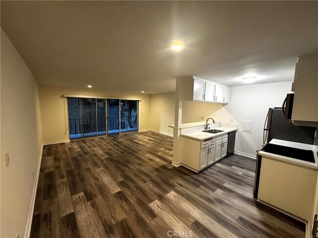 Building Photo - 280 Molino Ave
