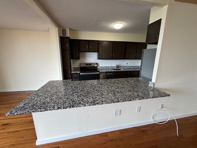 Building Photo - 60 Longwood Ave