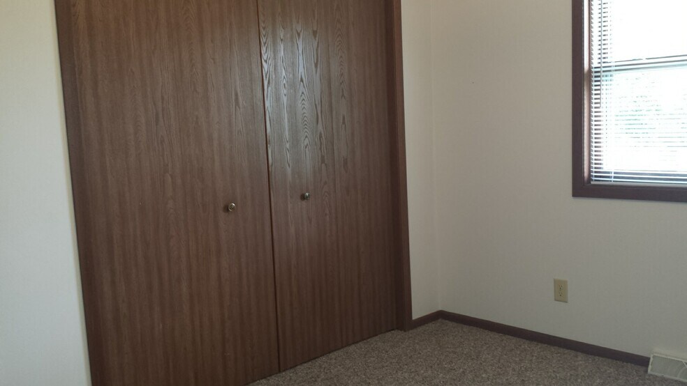 Bedroom closet - 731 Crawford Dr