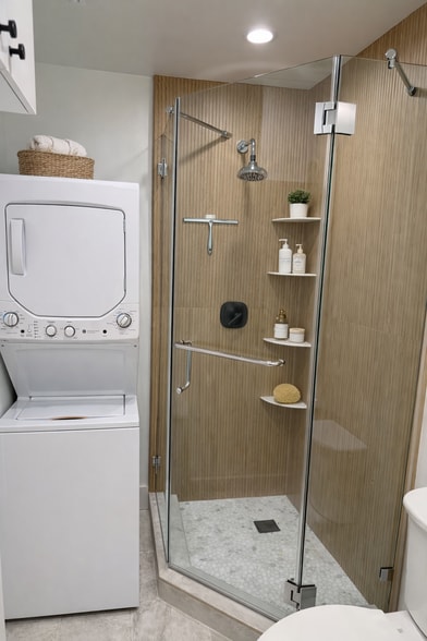 Building Photo - 6641 Glade Ave