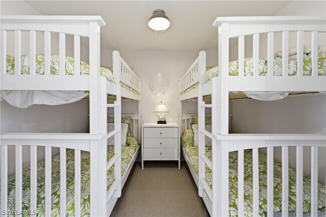 Building Photo - 3115 Gulf Shore Blvd N