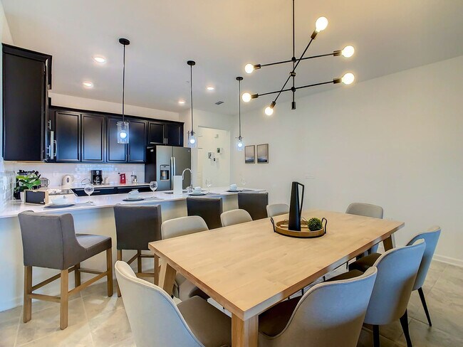 Building Photo - 9335 Sommerset Hills Dr