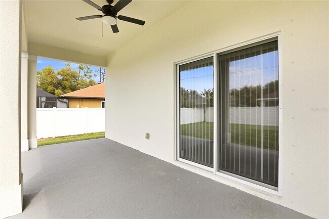 Building Photo - 870 Columbia St