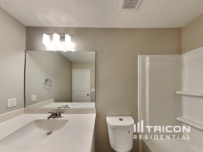 Building Photo - 184 Fieldstone Ln