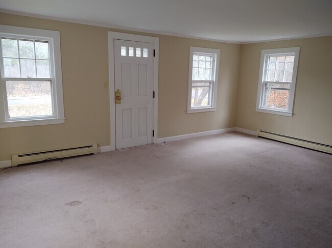 Building Photo - 38 Snow Rd