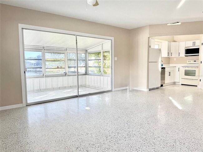 Building Photo - 4528 Floramar Terrace