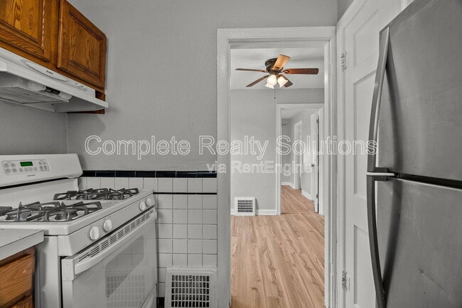 Building Photo - 7129 Greenhaven Dr