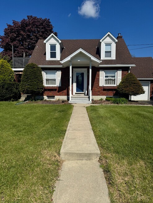 Building Photo - 465 Highland Ave