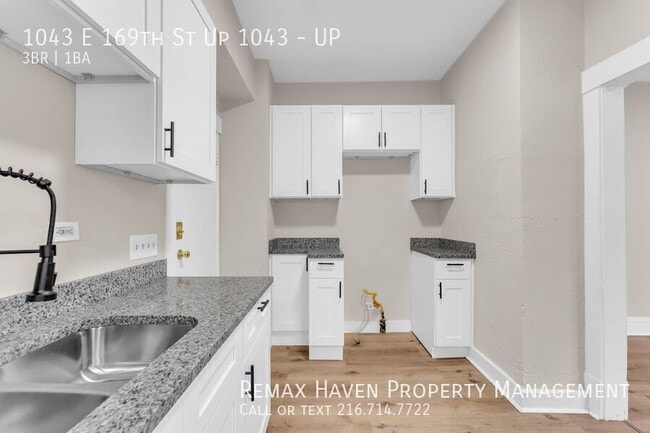 Building Photo - 1043 E 169th St