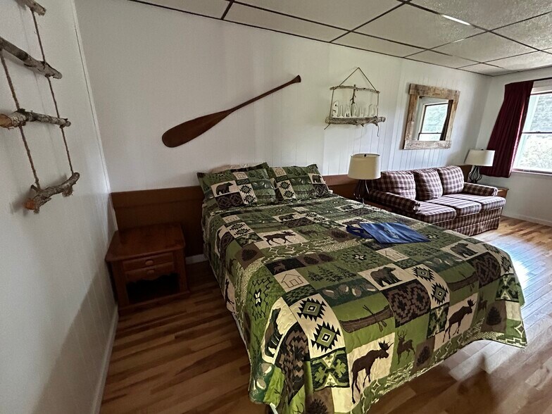 Building Photo - 302 Lake Ave