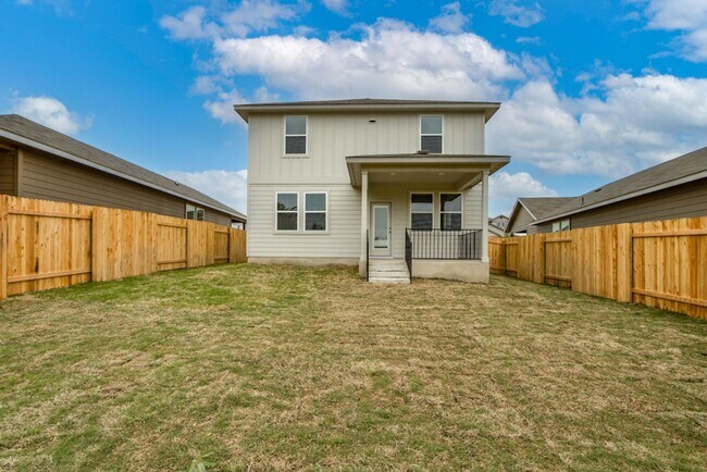 Building Photo - 544 View Dr