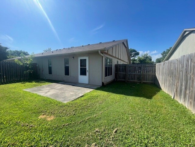 Building Photo - "Spacious 3-Bed, 2-Bath Duplex Retreat in ...