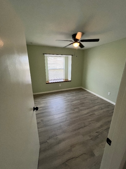 Building Photo - 837 Orleans Dr
