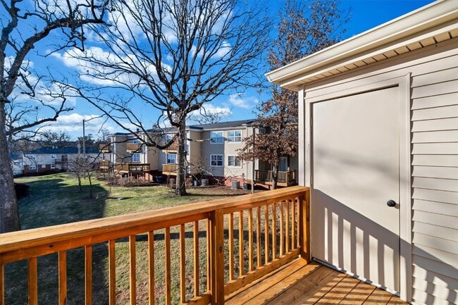 Building Photo - 1607 E Swan Cir