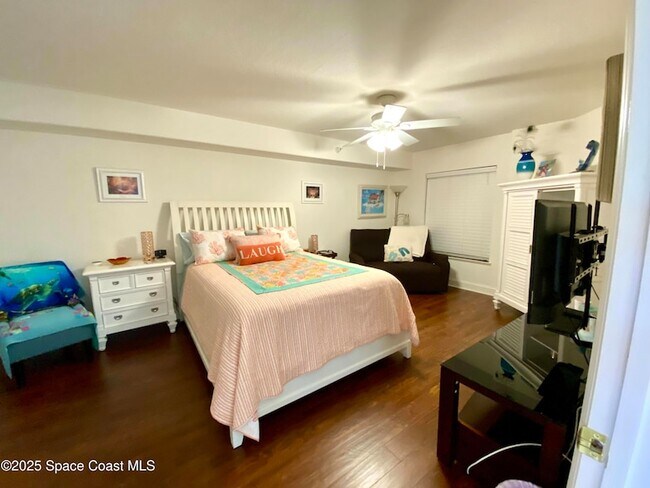 Building Photo - 732 Bayside Dr