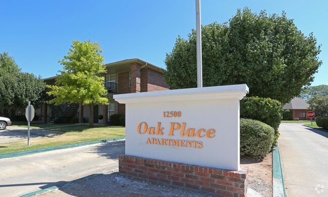 Building Photo - Oak Place Apartments