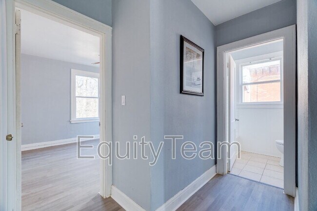 Building Photo - 3025 Gilbert Ave