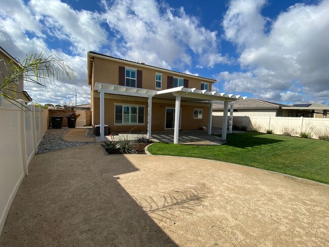 Building Photo - Beautiful Home in Perris