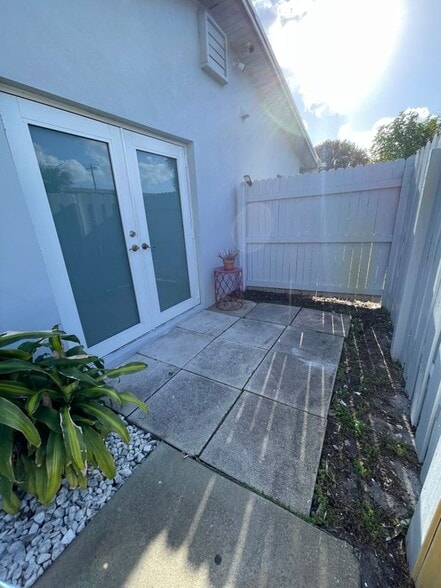 Building Photo - 3451 NE 13th Ave