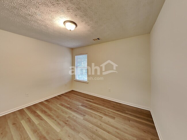 Building Photo - 1752 Chanson Pl NE