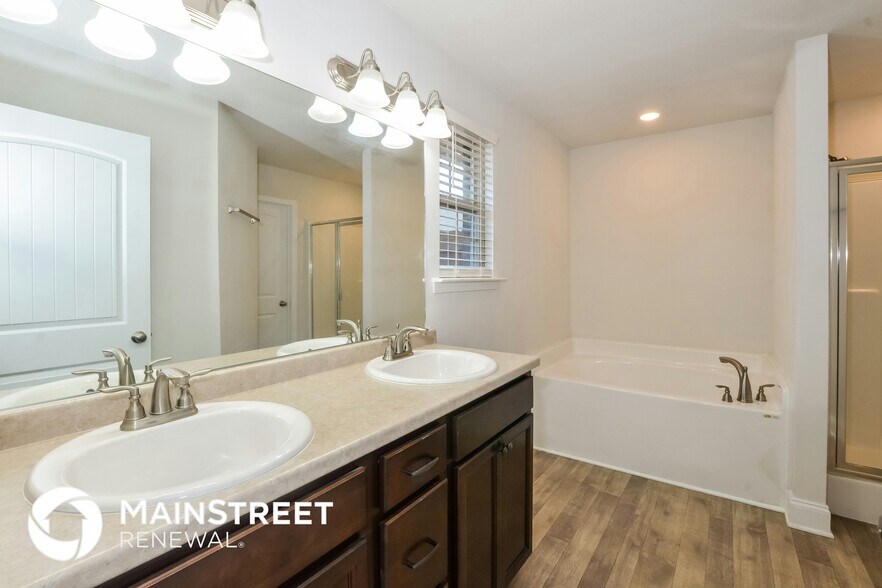 Building Photo - 7826 Ferndale Dr