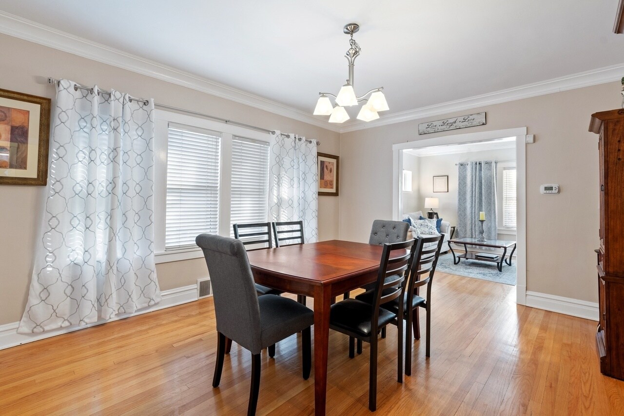 Building Photo - 1760 Henley St