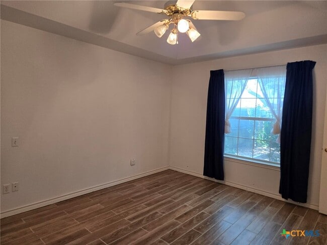 Building Photo - 120 Gardenridge Dr