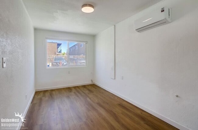 Building Photo - Beautifully Renovated 1Bdm 1Ba Apartment i...